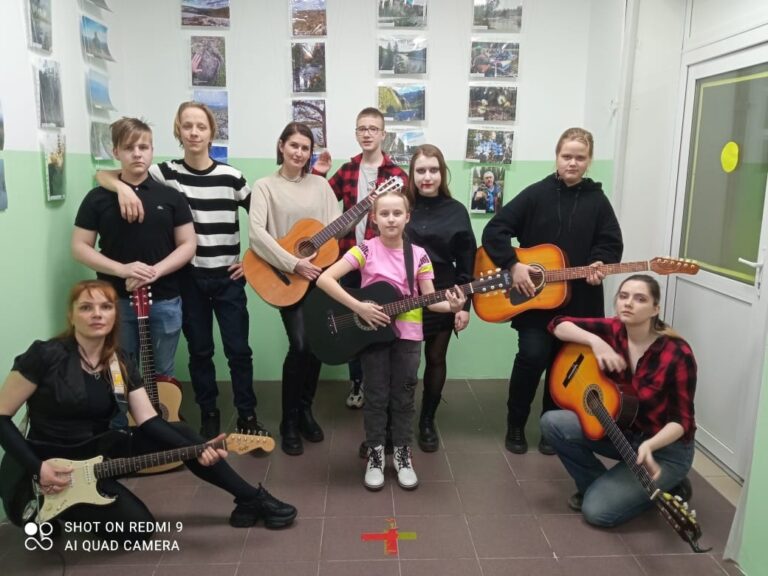 18 марта 2023 года на Орджоникидзе, 26 прошел концерт «Семейный туризм под гитару»